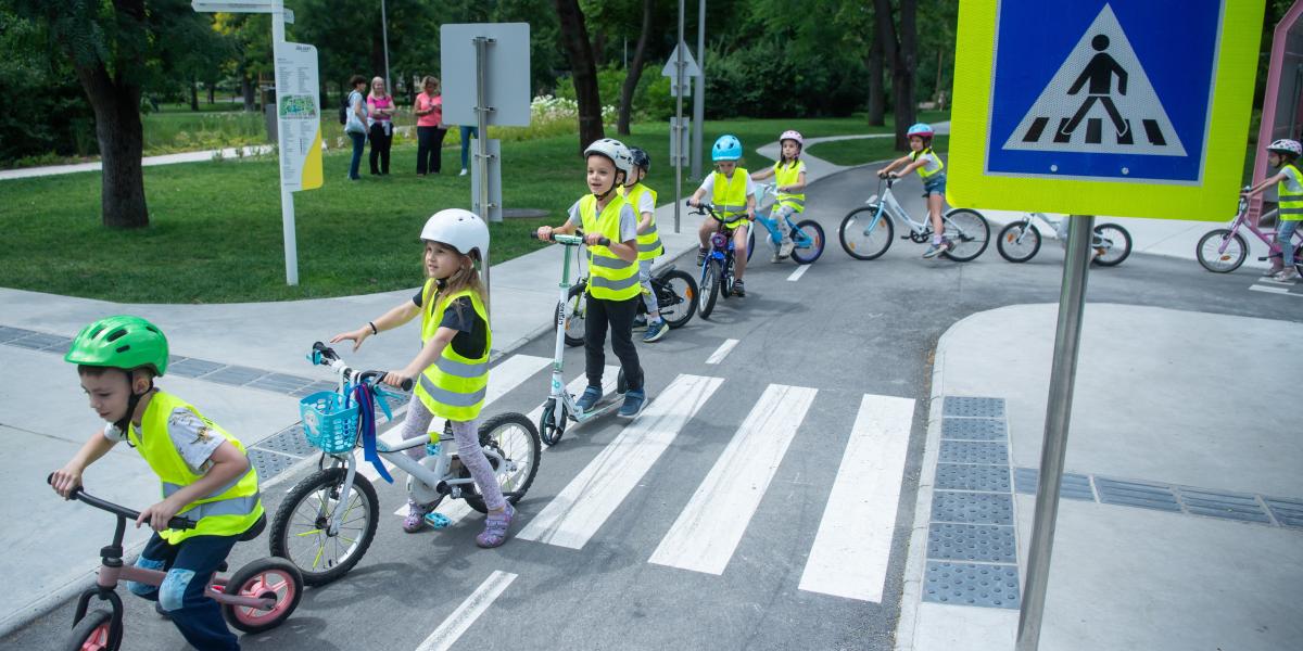 Már kisgyermekkorban el kell kezdeni a biztonságos közlekedésre nevelést