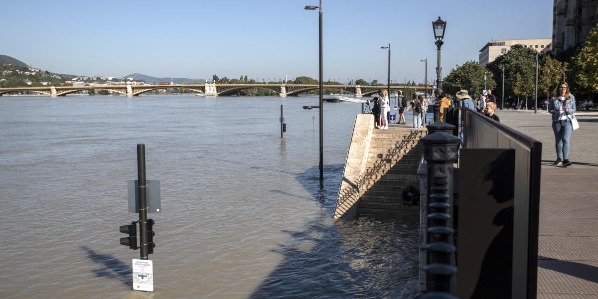 Szeptember 21-én, szombaton tetőzött a Duna Budapesten, a legmagasabb vízszint 830 centiméter volt