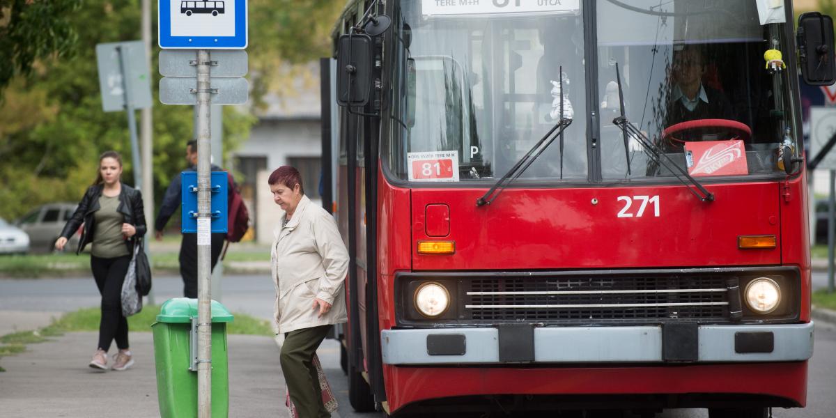 A kormány se a Lánchíd-felújításhoz, se a trolibuszvásárláshoz ígért támogatást nem fizette ki, a kettő együtt 17 milliárdos mínuszt jelent