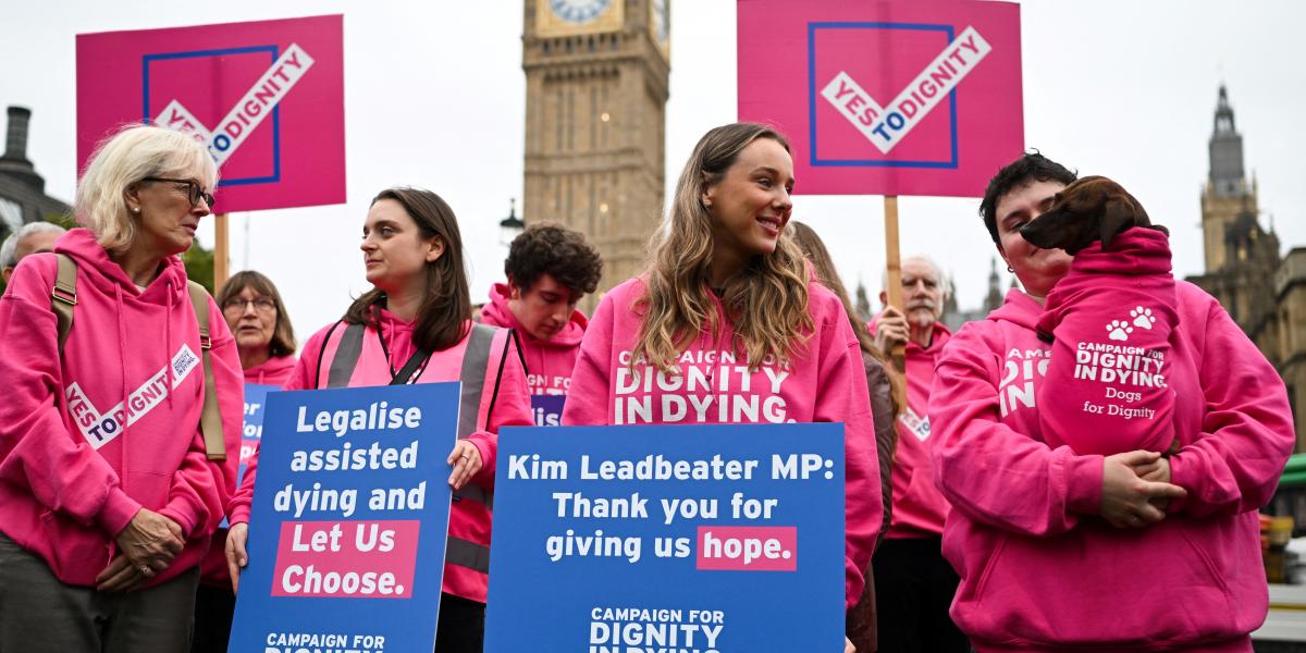 Euthanázia-párti demonstráció Londonban október 16-án 