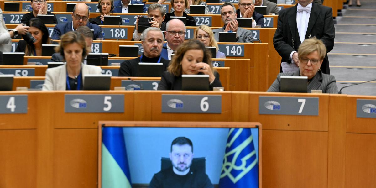 Volodimir Zelenszkij videón jelentkezett be az ülésre, megköszönte az Európai Parlament támogatását