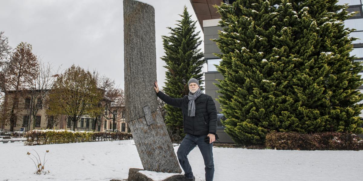 Mohácsi András alkotásával a magyar polgárosodásnak állít emléket