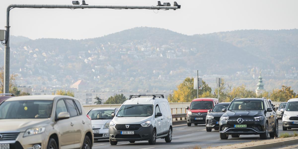 Fix traffipax az Árpád híd pesti oldalán 