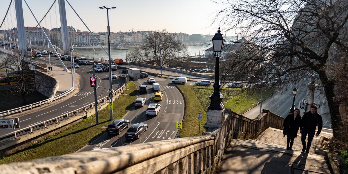 Fővárosi forgalom. Bőven van kockázat az idei büdzsében is