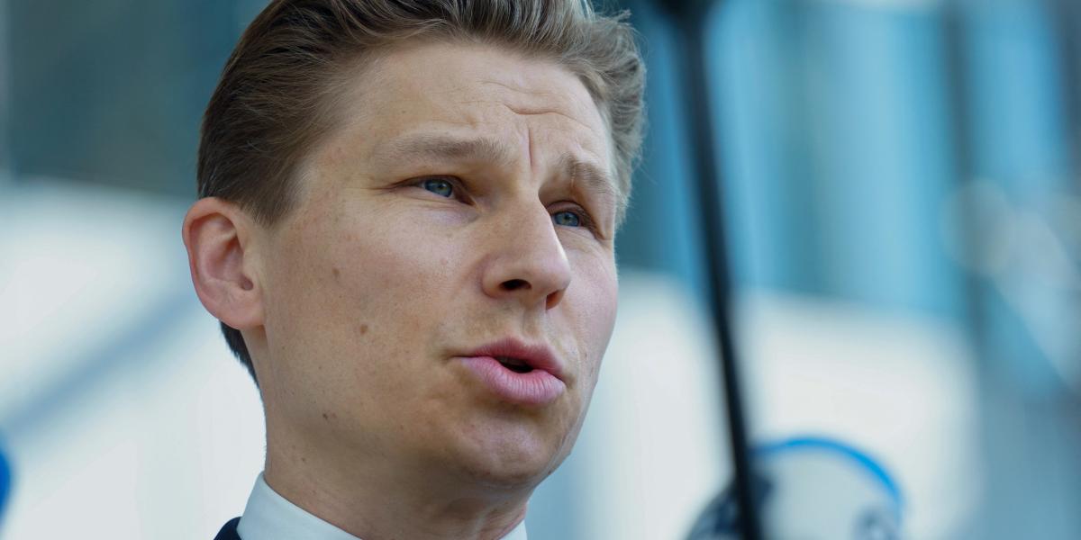 Antti Hakkanen finn védelmi miniszter