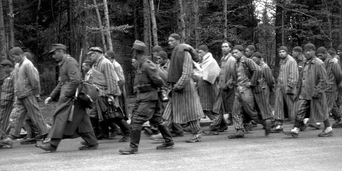 Halálmenet. Galló Olgát és társait gyalog, télvíz idején, csikorgó hidegben hajtották tovább. Amikor a szerző rádöbbent, hogy elfogyott az ereje, kivételes bátorsággal megszökött