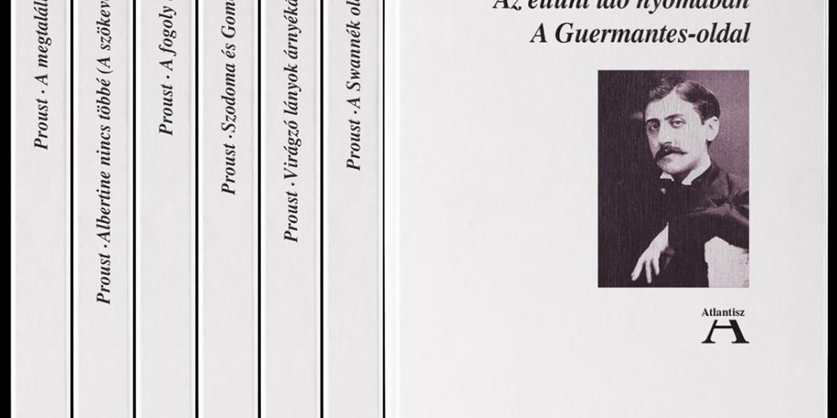 „Kevés olyan dolog van, amiről Proustnak ne lett volna gondolata. Olyan mély érzelmi világot oszt meg az olvasóval, mely csupán néhány írónak adatott meg. Hét kötet, háromezer oldal – Proust műve sokak szerint a XX. század egyik legjelentősebb alkotása