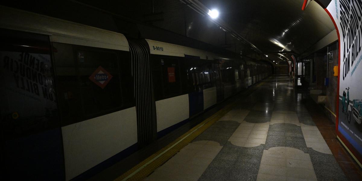 Metrószerelvény hétfőn Madridban