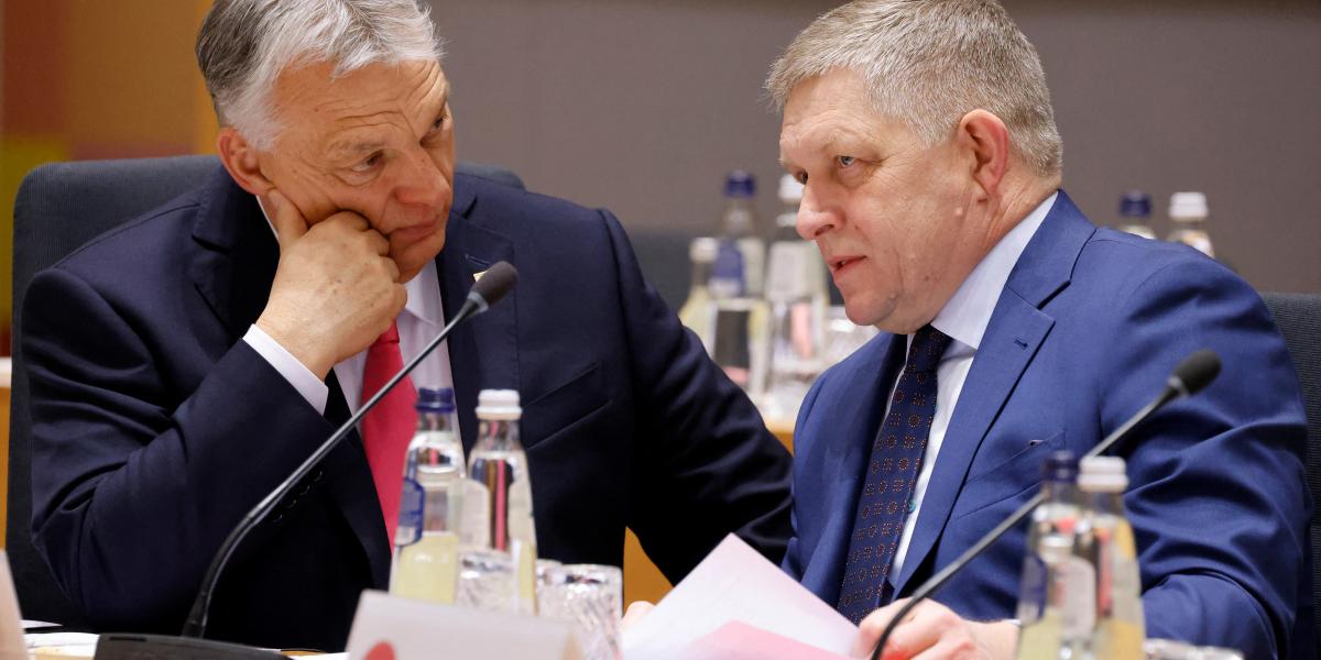 Robert Fico szlovák miniszterelnök minden téren másolja barátja, Orbán Viktor illiberalizmusát