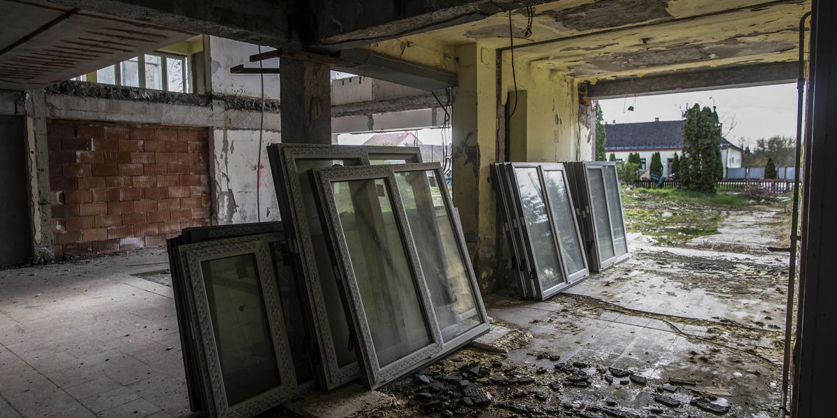 Így néz ki most a minden kampányban előrántott iskola