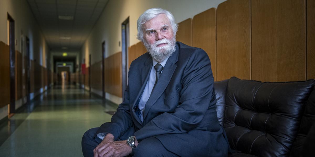 „Sajnos azt kell mondanom, hogy semmi baj nem éri Magyarországot azzal, ha a Párbeszéd vagy bármely hasonló kispárt megszűnik” – fogalmazott Mellár Tamás