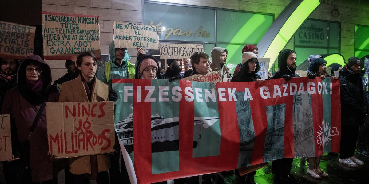Szikra már van,
láng még nincs.
Fiatal baloldaliak
egy régi követeléssel