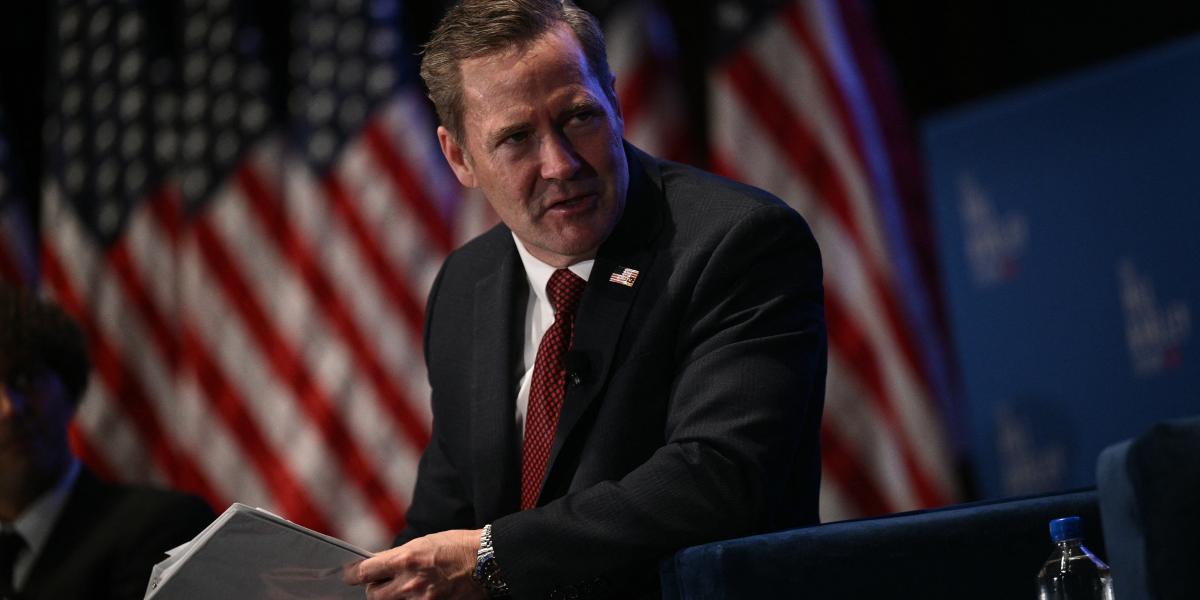 Mike Waltz hibája dacára sem esett ki végleg Trump kegyeiből