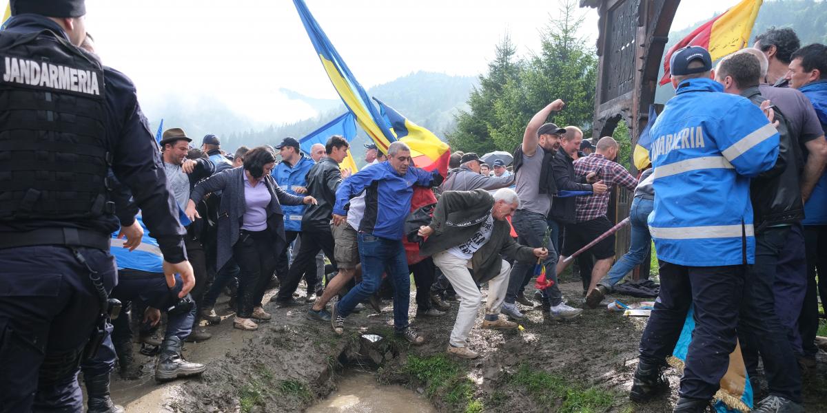 Az úzvölgyi katonatemető elleni 2019-es ostrom adott szárnyakat Simionnak