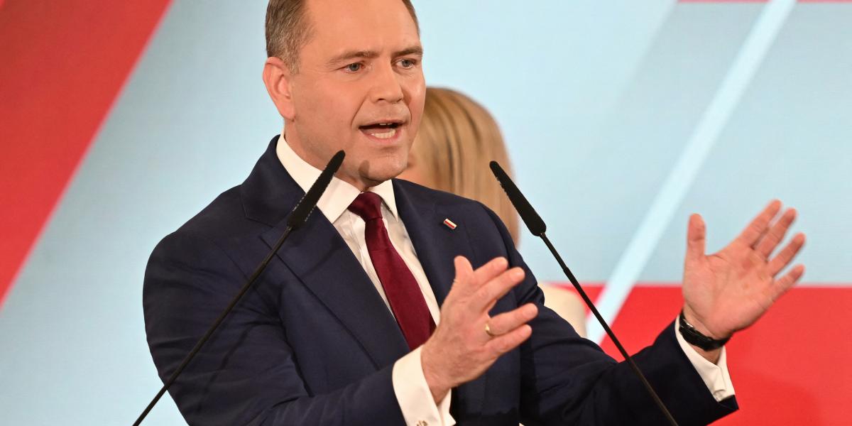 A PiS-jelölt Karol Nawrocki felszólította a szélsőjobboldali Konföderáció harmadik helyre szorult jelöltjét, hogy csatlakozzon hozzá „Lengyelország megmentéséért”