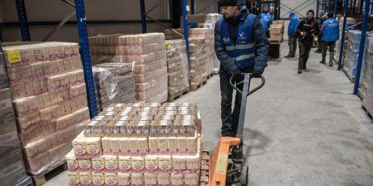 2022. március 20.: az Ökomenikus Segélyszervezet raktára Ukrajnában, Beregszászon