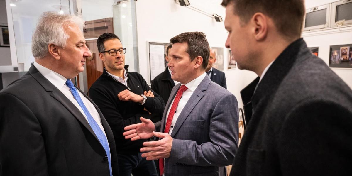 Gaál Gergely (jobbról) Semjén Zsolt (balról) stílusát is kifogásolta