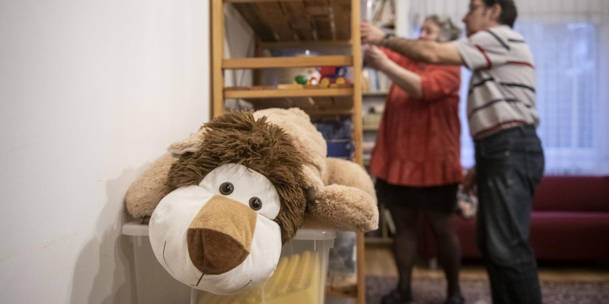 Négy éve a mindennapjaikat a hivatalok, a rendőrség ügymenete határozza meg. Képünk illusztráció