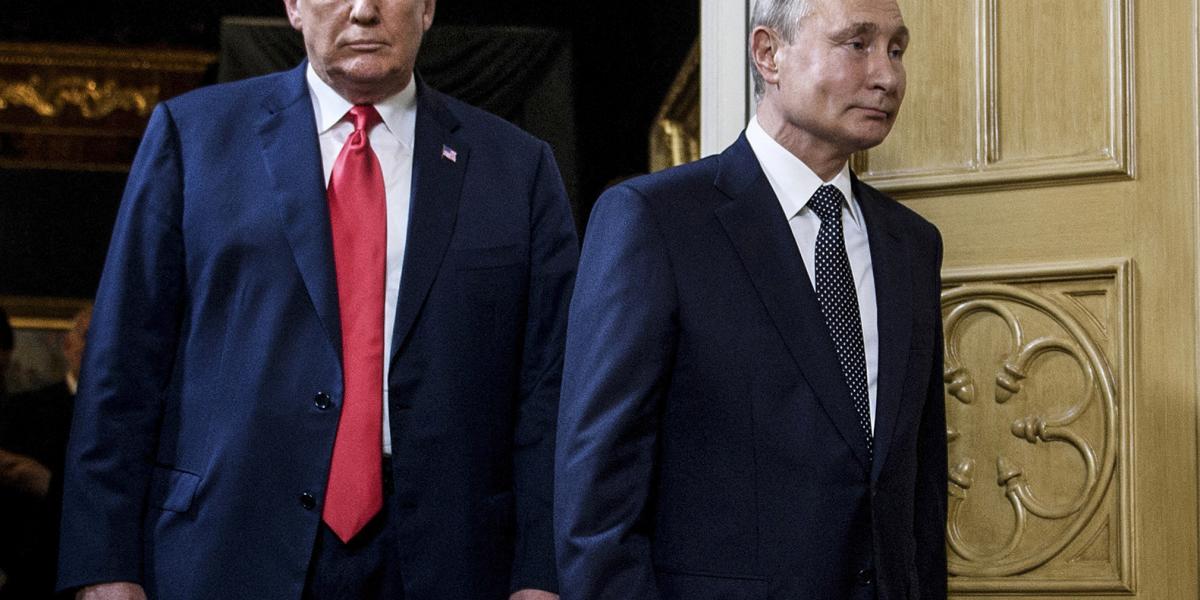 Trump vasárnap rosszallását fejezte ki az orosz eszkalációs lépések miatt, internetes bejegyzésében pedig hozzátette, hogy Putyin elnök „teljesen” megőrült. Ismét bírálta ugyanakkor a megszólalását sürgető Zelenszkijt is