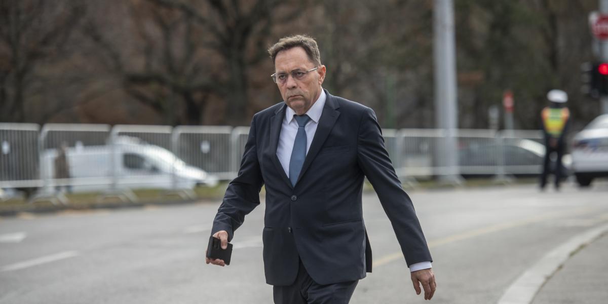 Pócs János környezetében is vannak, akik jól jártak a pénzosztásnál