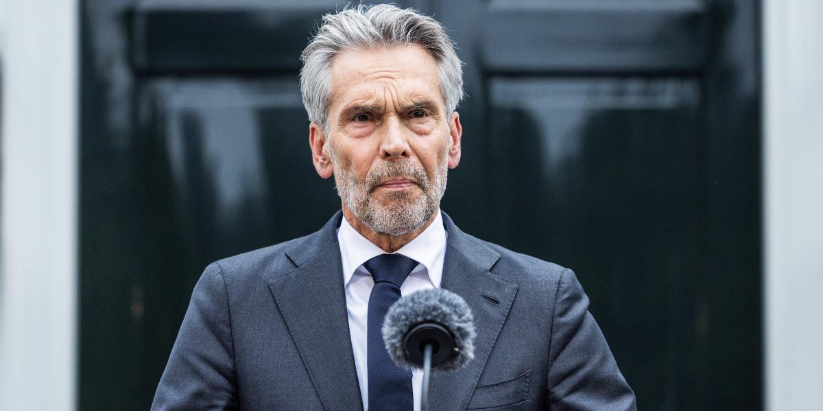 Dick Schoof holland miniszterelnök sajtótájékoztatója Hágában június 3-án 