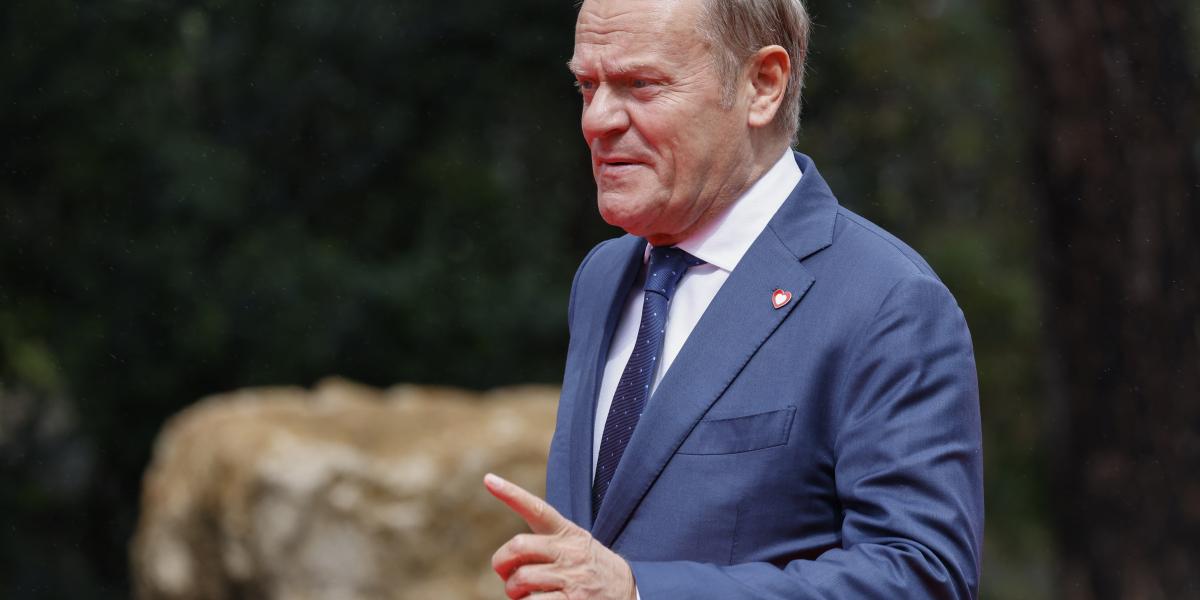 A Donald Tusk vezette kormány lehetséges stratégiájának egyik eleme a jobboldal diktálta nacionalista narratíva leg­alább részleges elfogadása