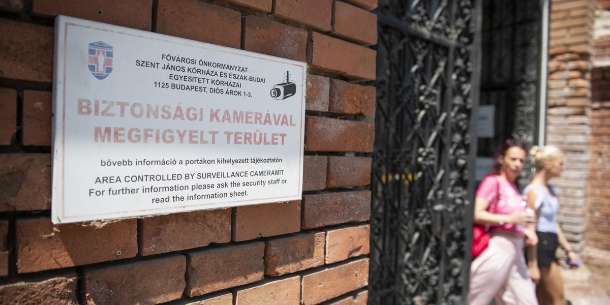 A kórházi dolgozókat csak egy napig figyelték a kamerák