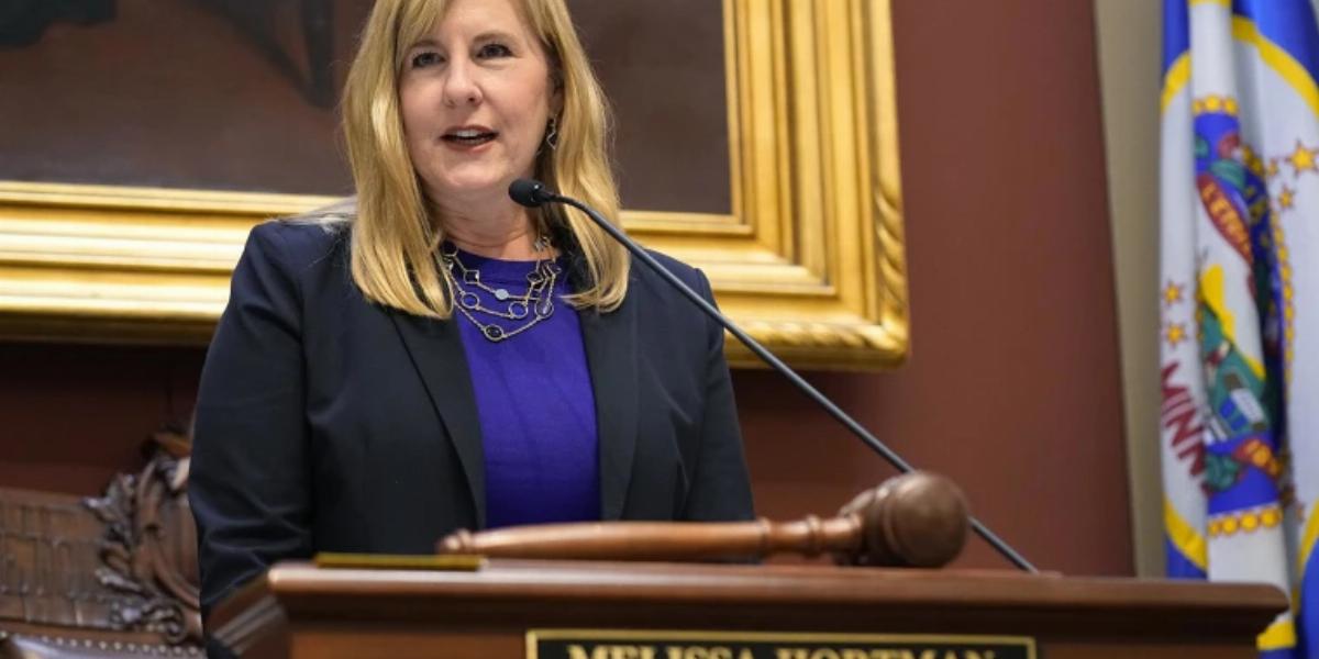 A 2025. június 14-én merénylet áldozatává váló Melissa Hortman 