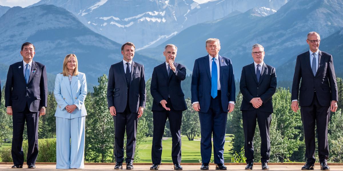 A Kanadában
a napokban
megrendezett
G7-találkozón
(képünkön a
csúcs résztvevői)
Donald
Trump jelenlétében
az
ukrajnai háború
kérdéskörét úgy
kerülték, mint
egy kibiztosított
kézigránátot