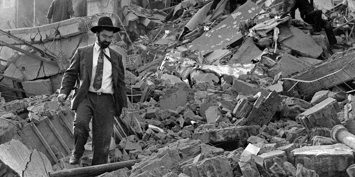  Argentína történetének leghalálosabb bombázása volt az 1994-es merénylet az Argentin Izraelita Kölcsönös Egyesület székháza elleni támadás, amit a legfelsőbb iráni vezetés jóváhagyásával hajtottak végre