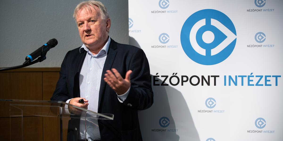 Závecz Tibor a közvélemény-kutatók egy korábbi konferenciáján