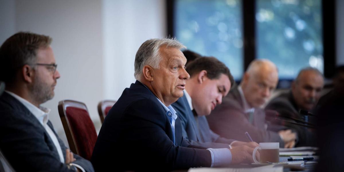 Kormányülés a Karmelita Kolostorban. Orbán Viktor miniszterelnök. 