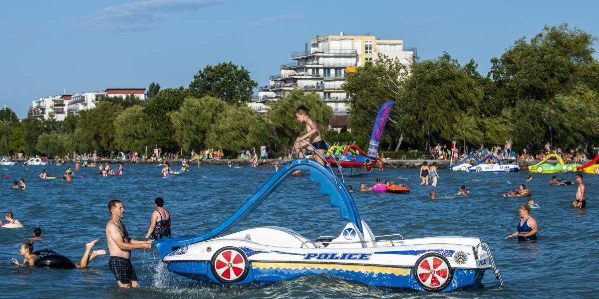 A fiatalok közül tízből átlagosan négyen terveznek nyaralást