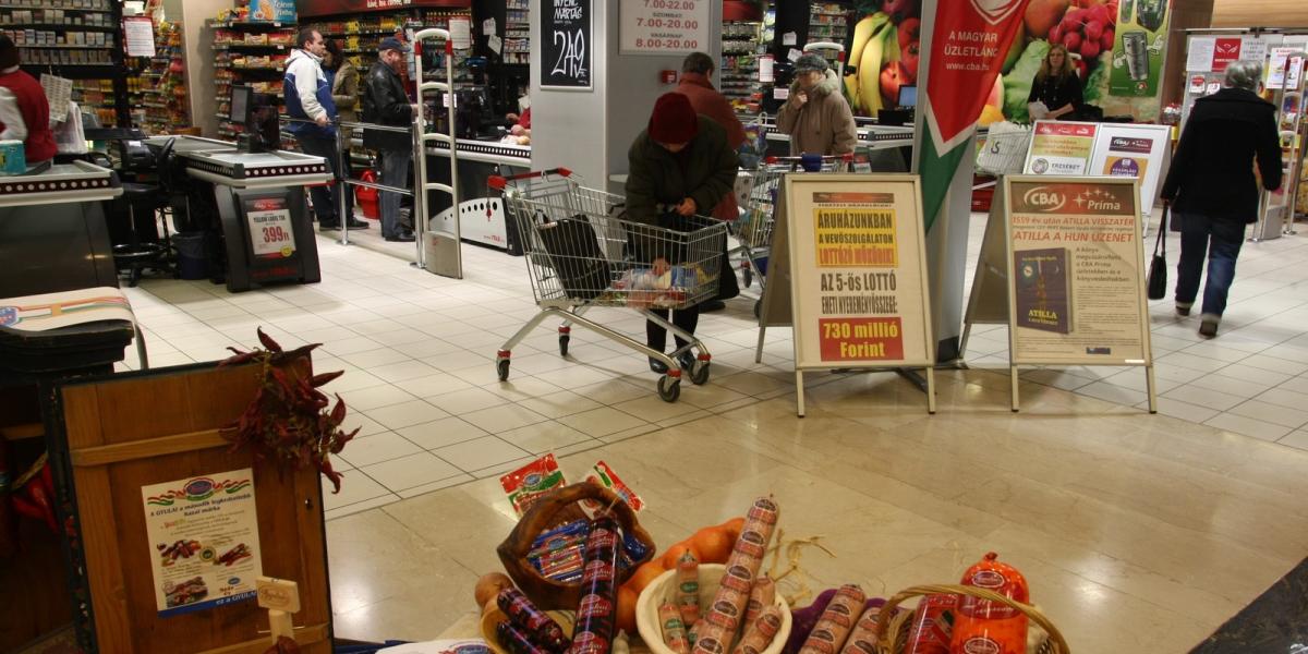 A kereskedelmi láncok igyekeznek dacolni a pluszterhekkel FOTÓ: VAJDA JÓZSEF