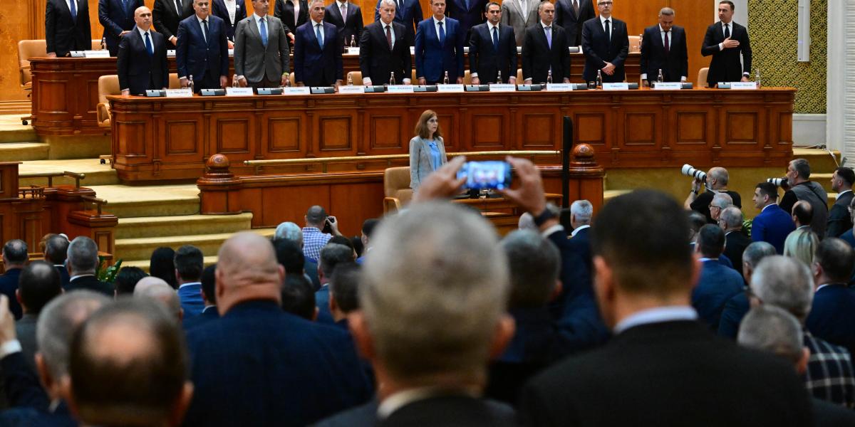 A román kormány a bukaresti parlamentben 2025. június 23-án