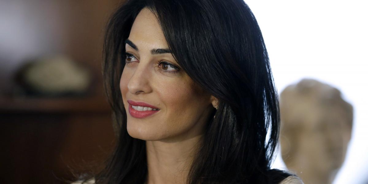 Amal Clooney szombaton közölte, hogy az egyiptomi hatóságok letartóztatással fenyegették meg a kairói igazságszolgáltatást érint