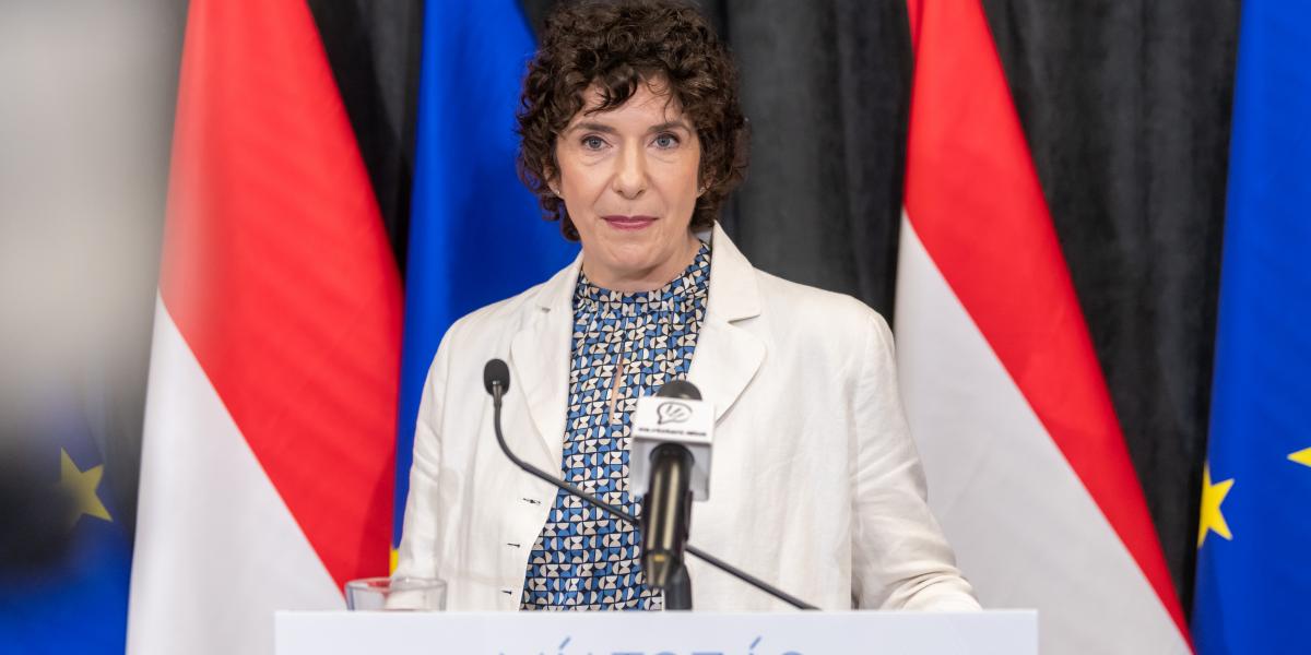 Korábbi felvétel 