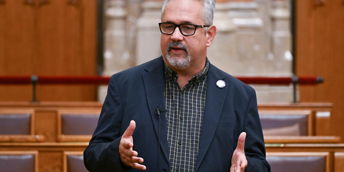 Arató Gergely az Országgyűlés plenáris ülésén szeptember 23-án 