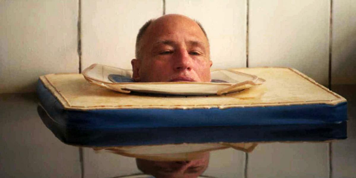 A Szanatórium egy svájci intézet lakóin mutatja be a háború borzalmát