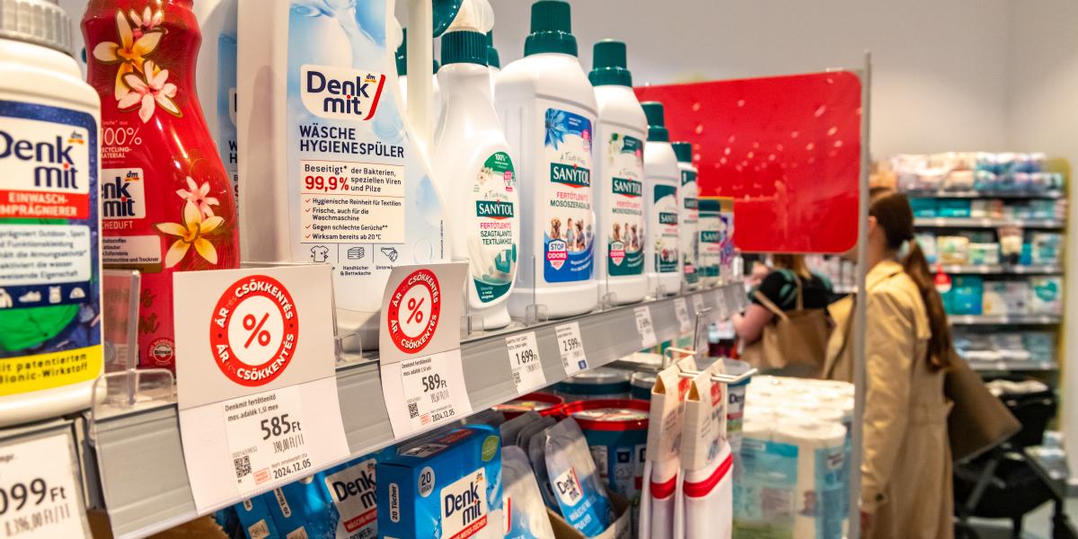 A kormány a kommunikációjában összemossa az árrést és a nyereséget, amivel az embereket is összezavarja