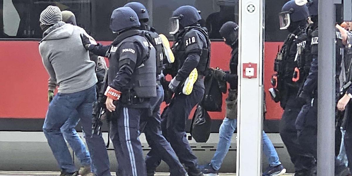 A férfit a salzburgi pályaudvaron vették őrizetbe