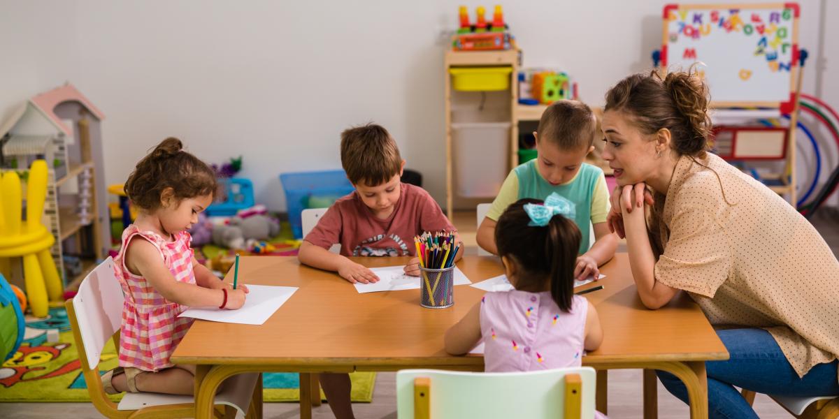 Diplomás óvónőből is egyre kevesebb van, de a kormány nem erre koncentrál