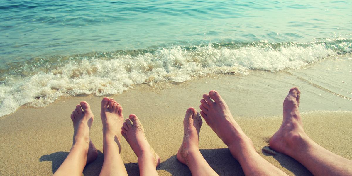 Ami a tengerparton akár természetes is lehet, az az utcán bizarr és büntetendő