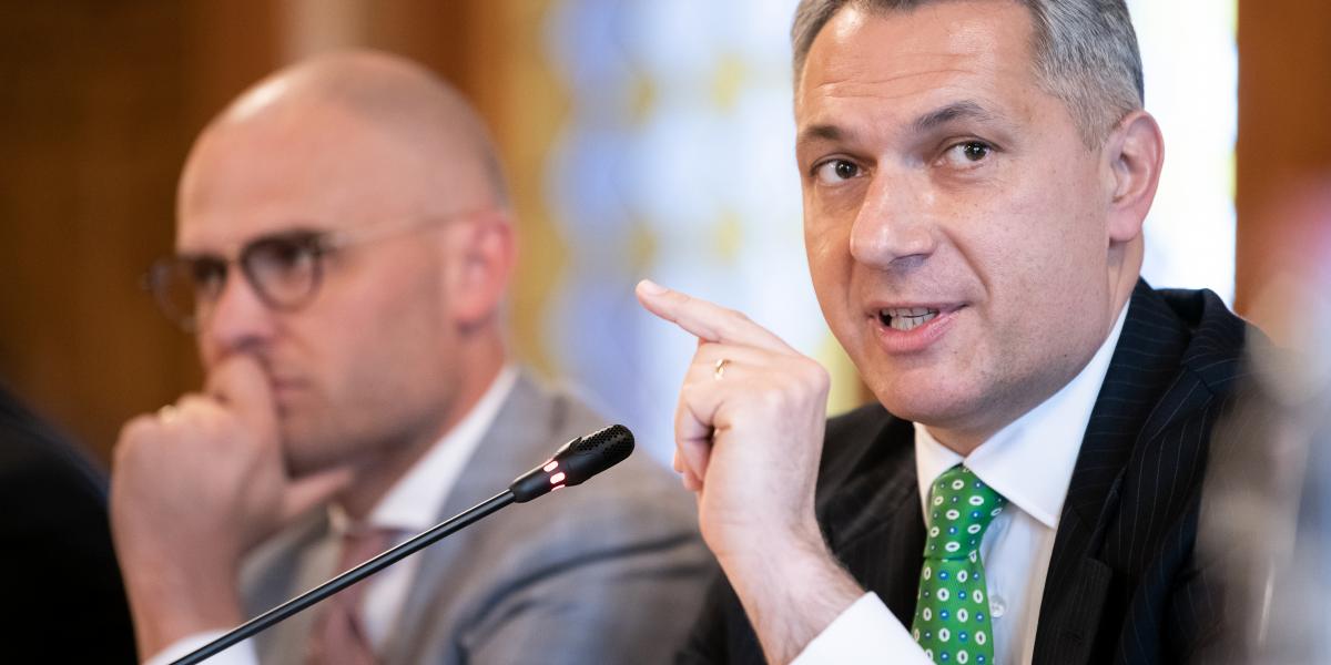 Lázár János munkájában régóta külön életet élnek egymástól a szavak és a tettek