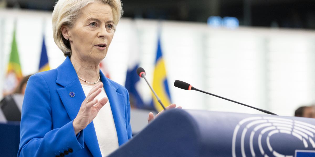 Ursula von der Leyen, az Európai Bizottság elnöke az uniós testület elleni bizalmatlansági indítványokról szóló EP-vitán 2025. október 6-án. 
