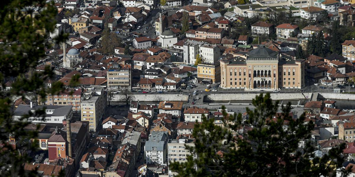 Valami ilyesmit láthattak a mesterlövészek, akik a Szarajevót körülvevő hegyekből lőtték az embereket