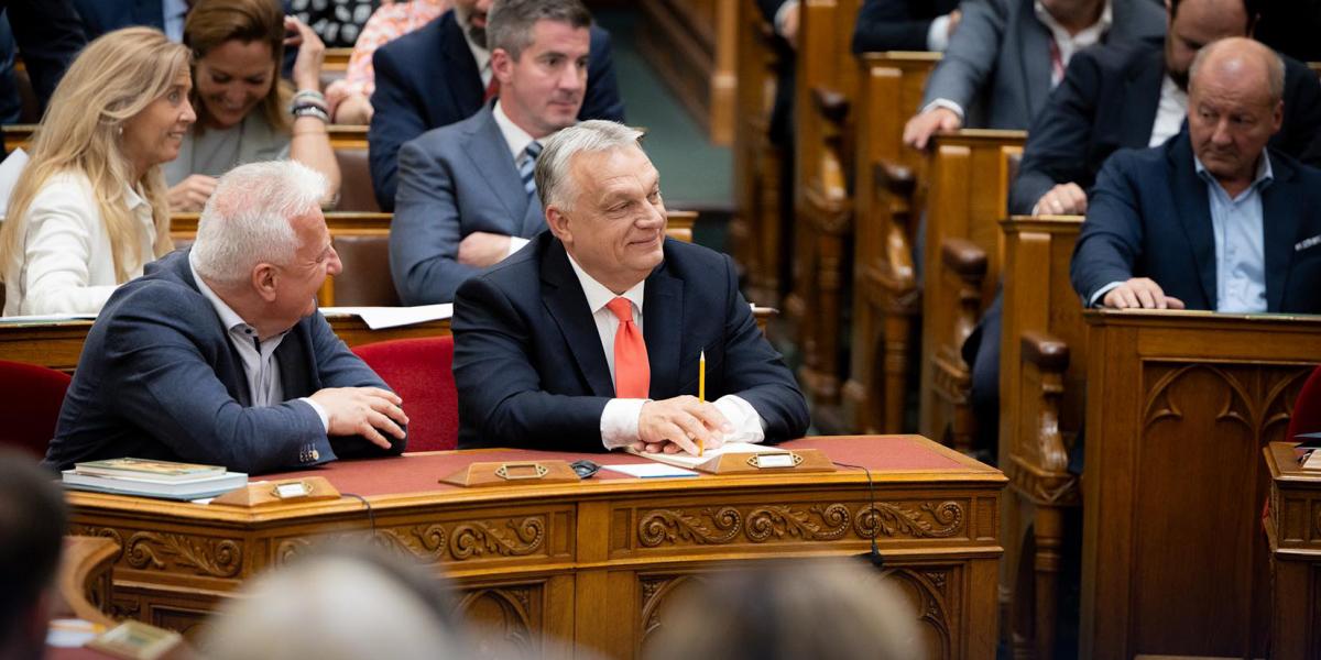 Orbán Viktor a parlament ülésén 2025. június 17-én