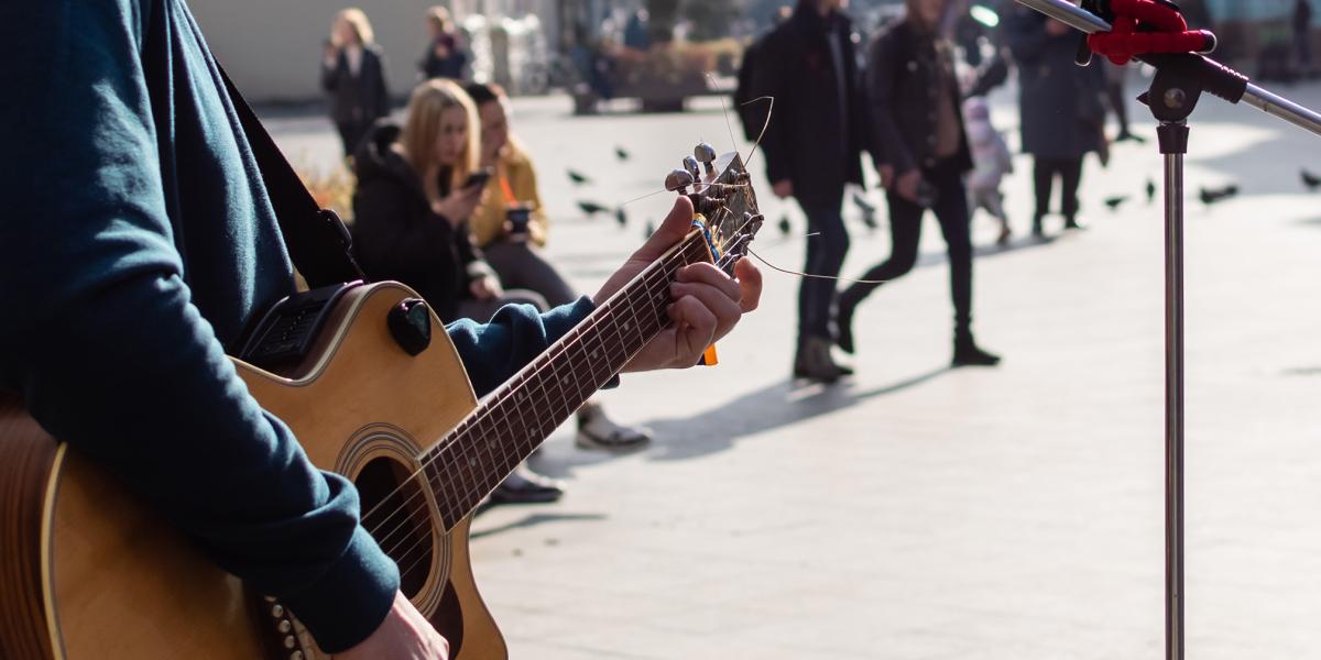 A kreatíviparban egyes munkakörökben a keresetek nagysága a bruttó átlagkereset felét sem éri el