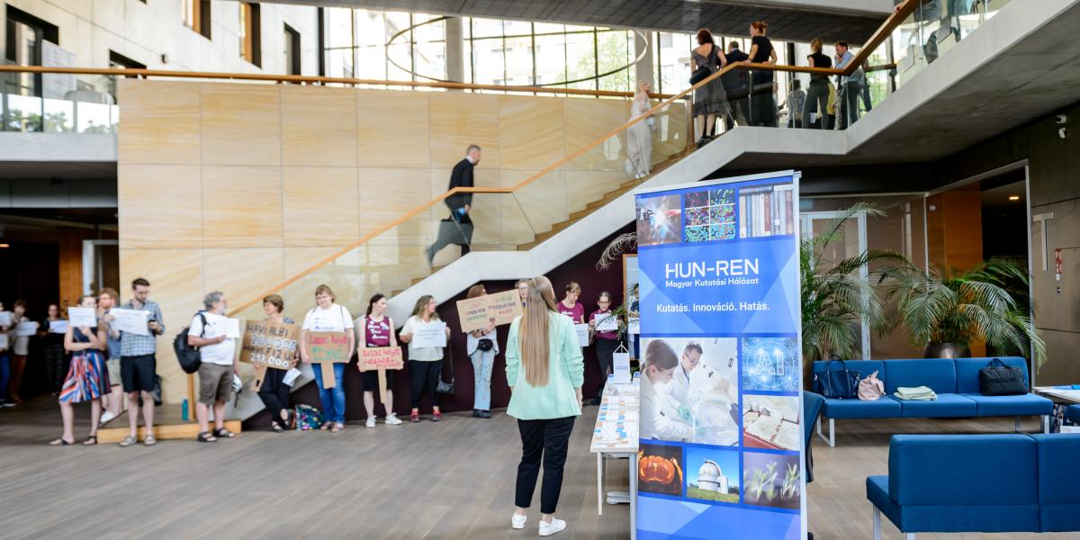 Kutatók egy korábbi tiltakozása.