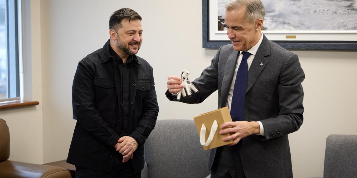 Volodimir Zelenszkij és Mark Caney szombaton Halifaxben